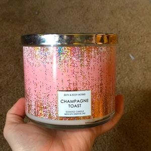 Bath and bodyworks candle